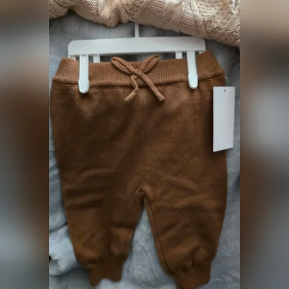 Grayson Mini Cable Knit Sweater And Pant Set - Picture 3 of 5